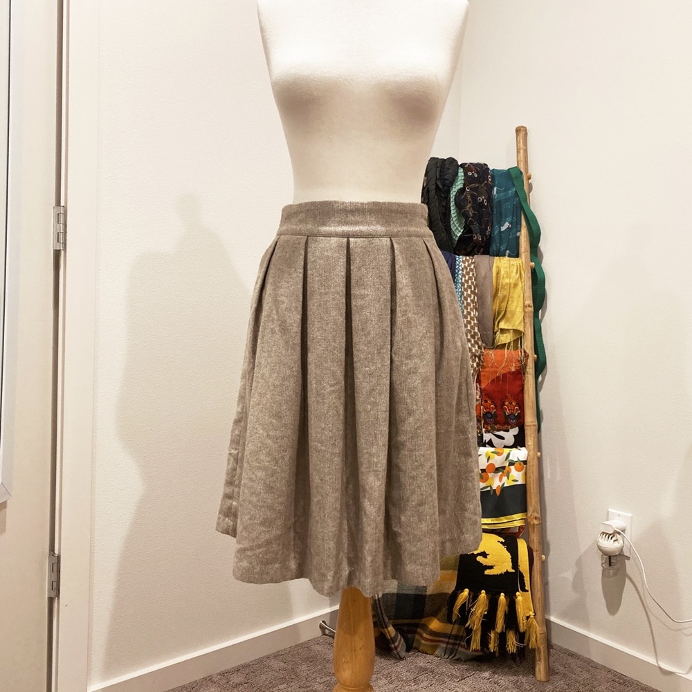 Come Toi Pleated wool skirt. Closet staple!